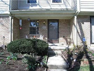 1st image of 495 E Foxtrail Cres