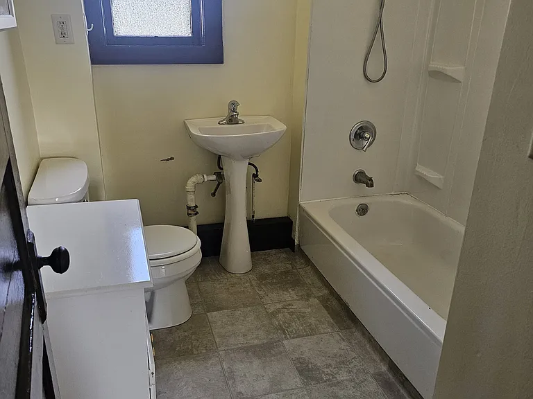 806 Audrey Nixon Blvd #D — Photo 7