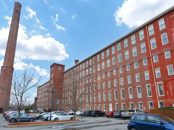 52 Lawrence Dr APT 312, Lowell, MA 01854