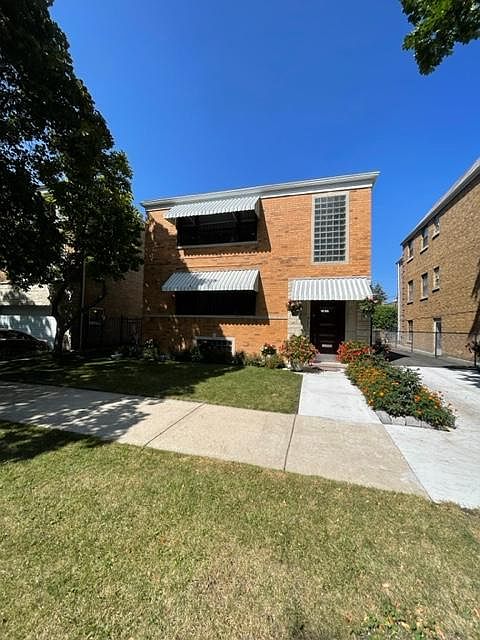 1st image of 2924 W Summerdale Ave #2