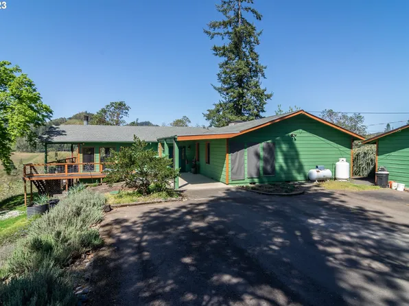 450 Woodland Dr, Winston, OR 97496