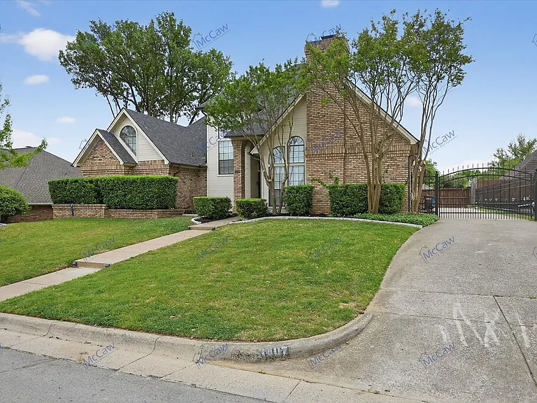 3407 Bowden Hill Ln N — Photo 2