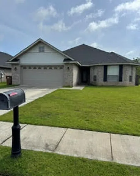 18194 Tiffany Renee Dr — Photo 2