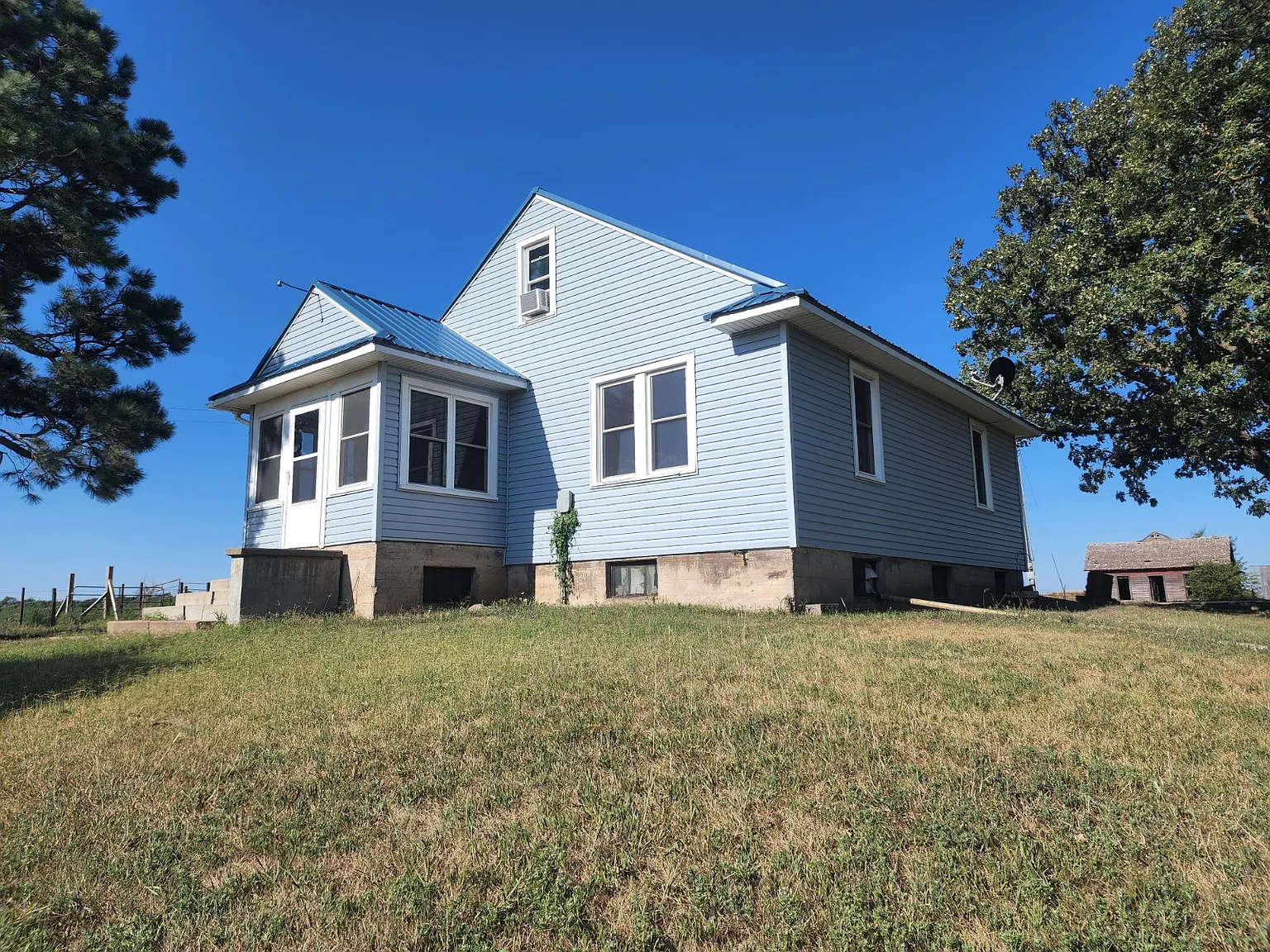 3 bed, 1400 sqft, $1,050 — Photo 4