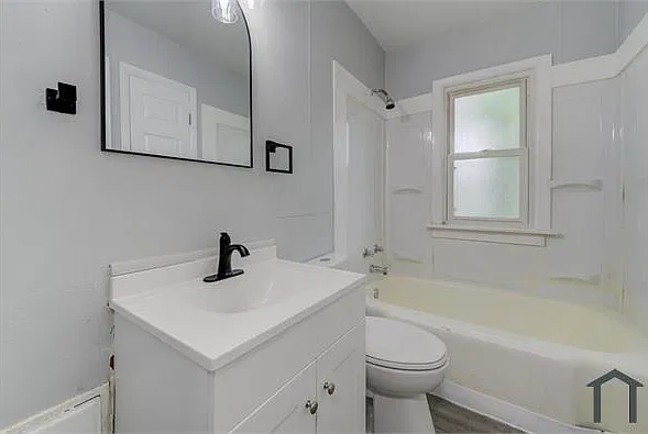 3 bed, 840 sqft, $1,760 — Photo 3