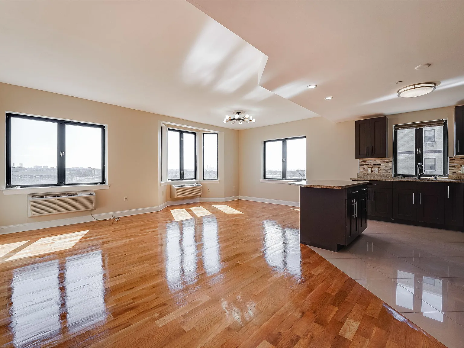 2 bed, 2.0 bath, $3,100 — Photo 4