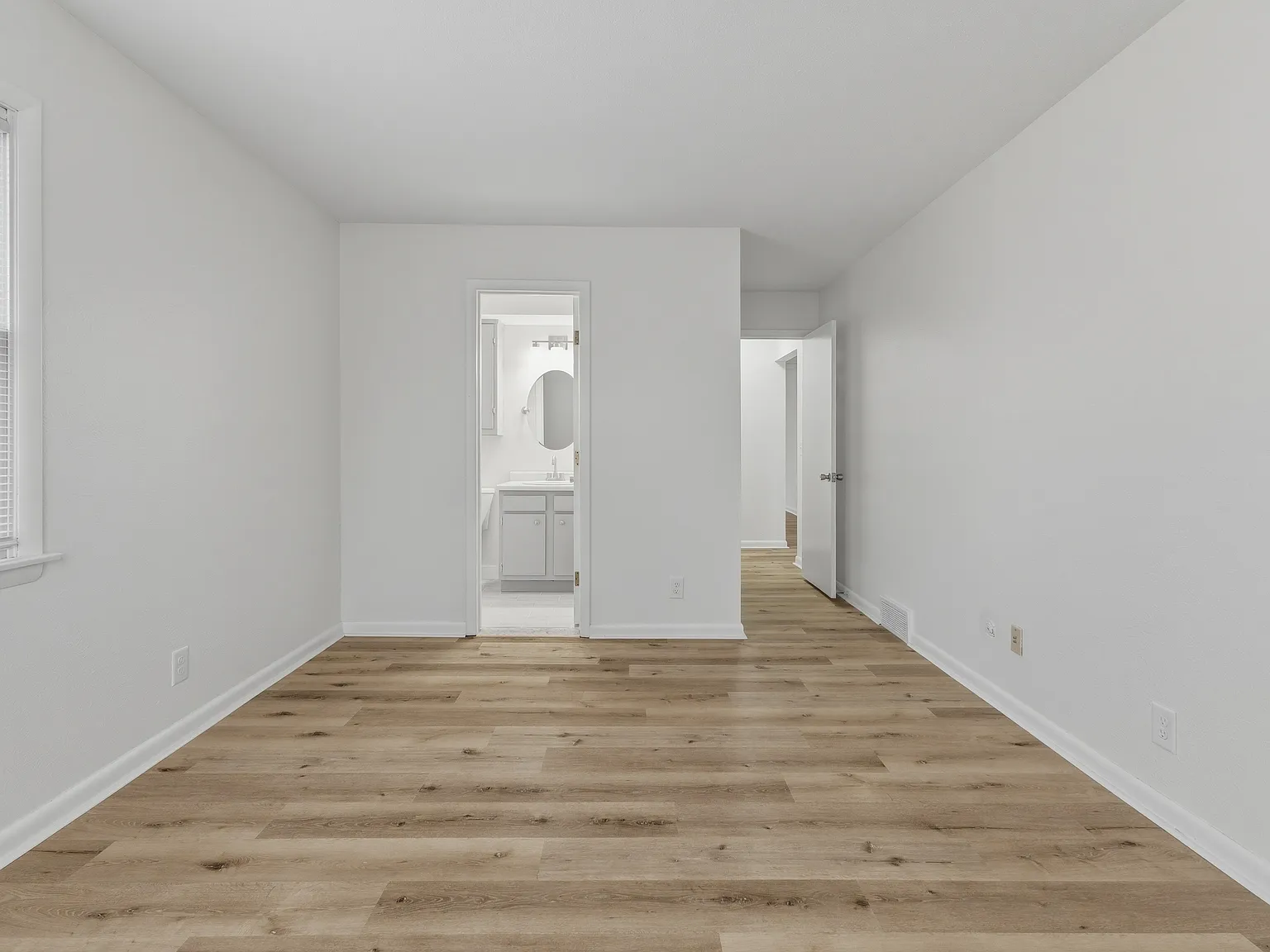 2 bed, 1.5 bath, 1050 sqft, $1,200 — Photo 3