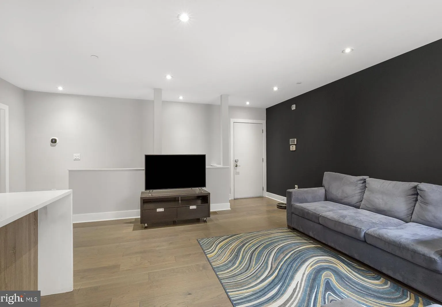 2 bed, 2.5 bath, 1146 sqft, $2,025 — Photo 4