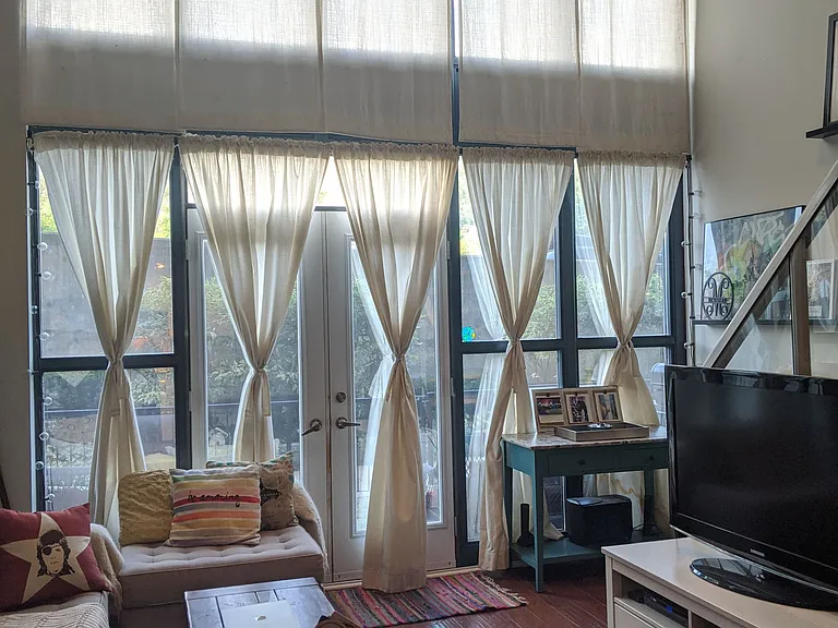 369 Sorauren Ave #105 — Photo 5