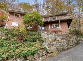 324 Cupsaw Dr, Ringwood Boro, NJ 07456