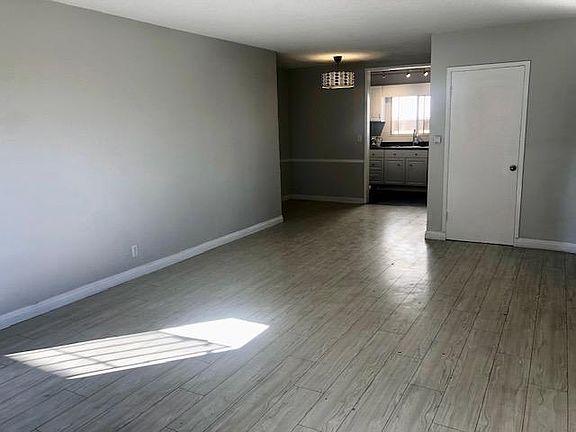 5th image of 1-1027 Hancock Ave #1