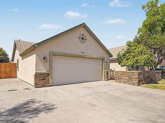 4th image of 684 E ESTRELLA Drive