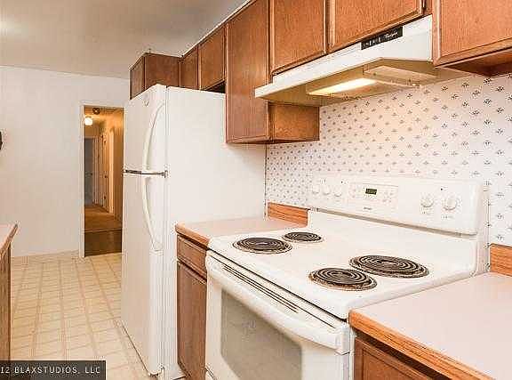 4th image of 4027 Birch Ln