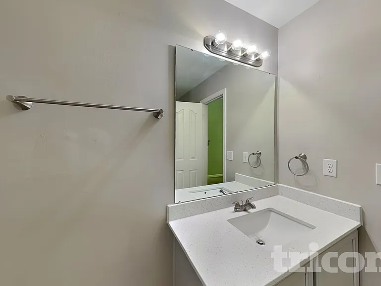 4915 Magnasco Ln — Photo 9