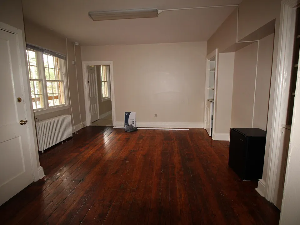 Living Room Pic 2
