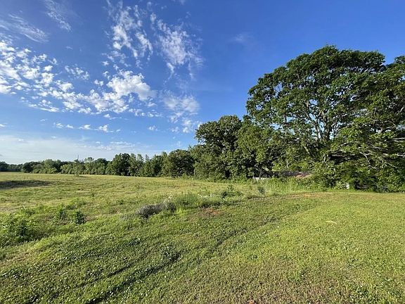 3rd image of 592 County Road 263