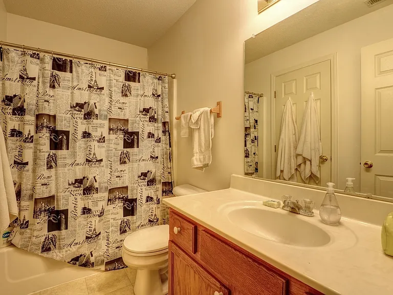 1203 Wesley Ave — Photo 22