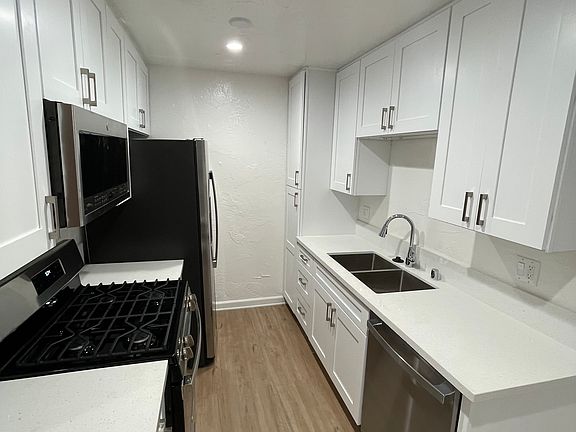 2nd image of 735 W Milford St