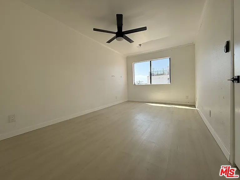 1816 N Gramercy Pl #405 — Photo 11