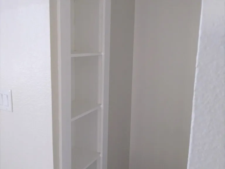Chateau Spring Gardens Apartments — Photo 52
