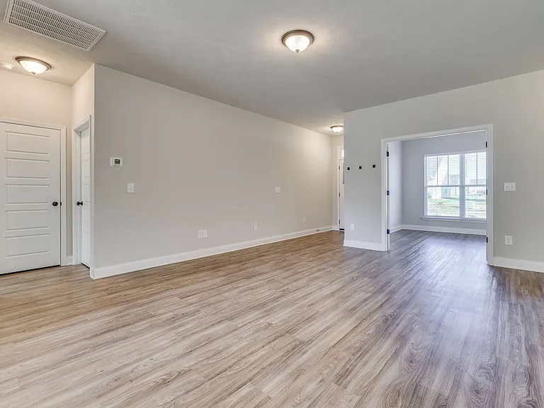 340 Fox Haven Dr — Photo 6