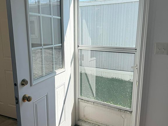 2nd image of 61 Gillis Cres