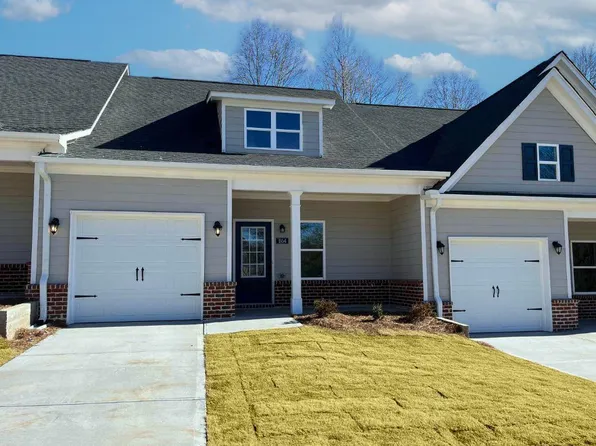 156 Orchard Reserve Dr, Cornelia, GA 30531