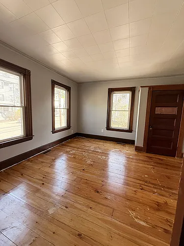 150 Franklin St #1 Photo 1