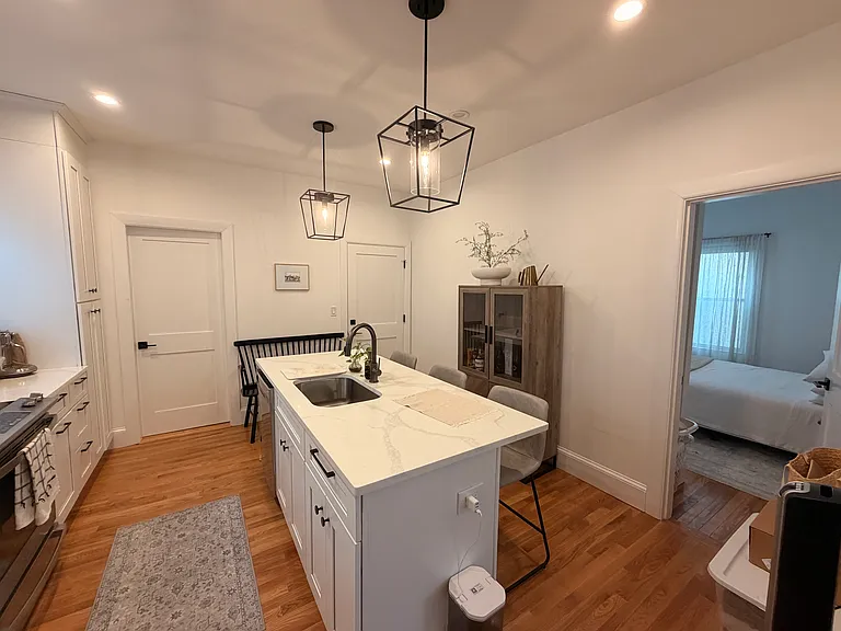 55 Lowell St — Photo 8