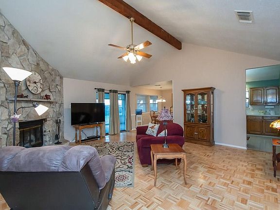3rd image of 224 Strickland Ct