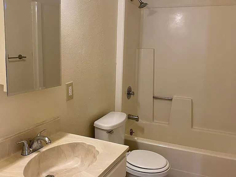 815 W Olmos Dr — Photo 7