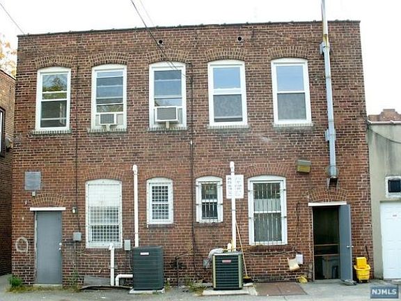 2nd image of 340 Broad Ave Ste 1