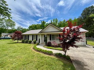 13 Jennifer Ln, Rydal, GA 30171