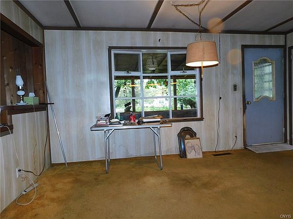 4th image of 136 Greenridge Dr