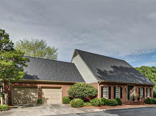 4 Charleston Sq, Greensboro, NC 27408