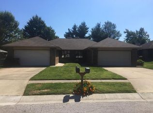 3466 S Parkmont Ct, Springfield, MO 65807