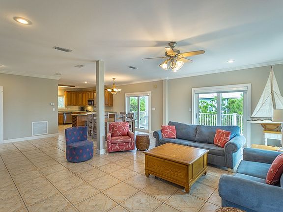 4th image of 1812 Suzie Ct E