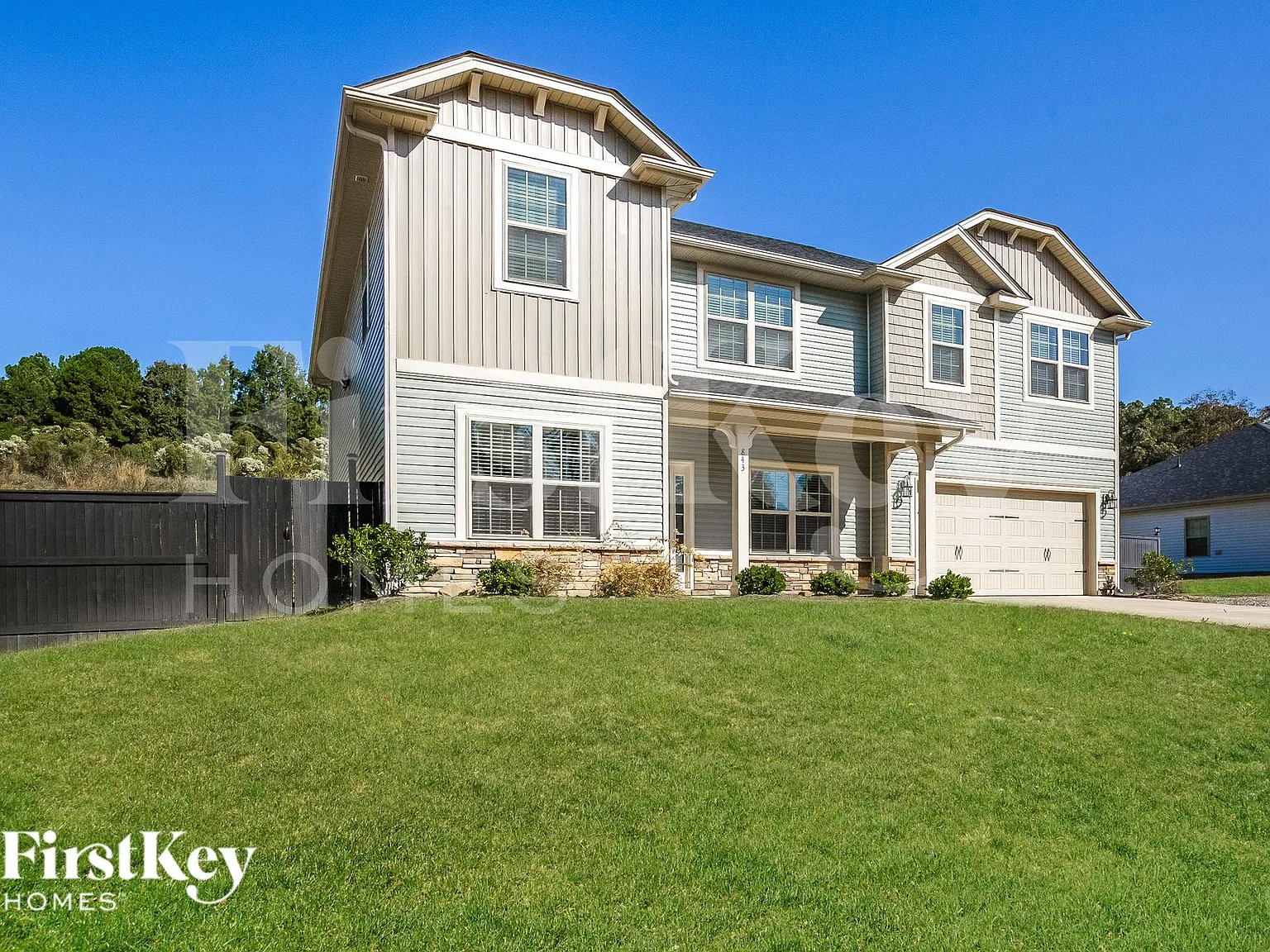 5 bed, 3.5 bath, 2721 sqft, $2,980 — Photo 2