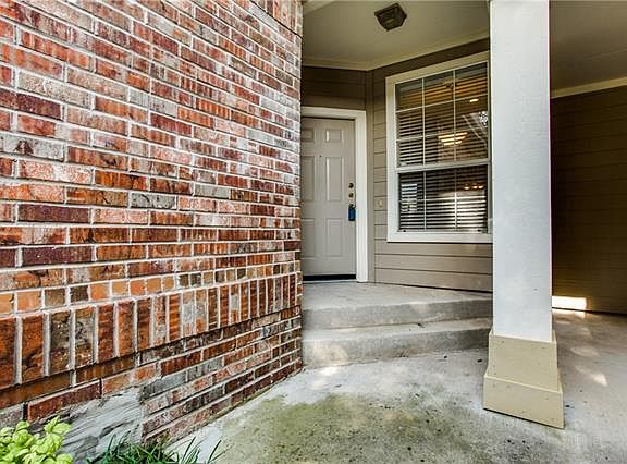 4th image of 9929 Castlewood Dr