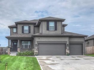 20910 S Barker Rd, Spring Hill, KS 66083