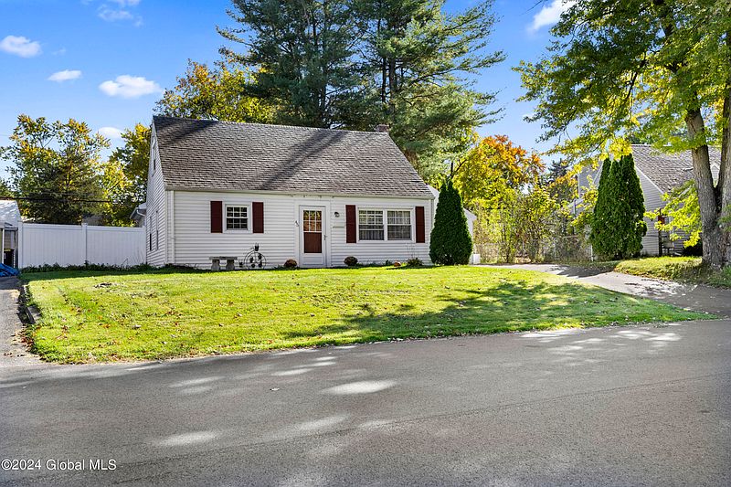 3rd image of 45 Bailey Avenue