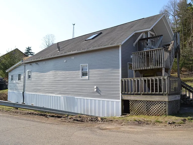 100 Robbins Rd #B — Photo 12