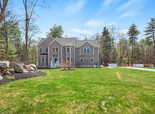 3 Ava Ln, Tyngsboro, MA 01879