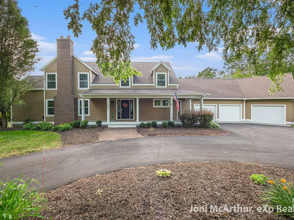 1225 Winterwood Dr NE, Grand Rapids, MI 49525