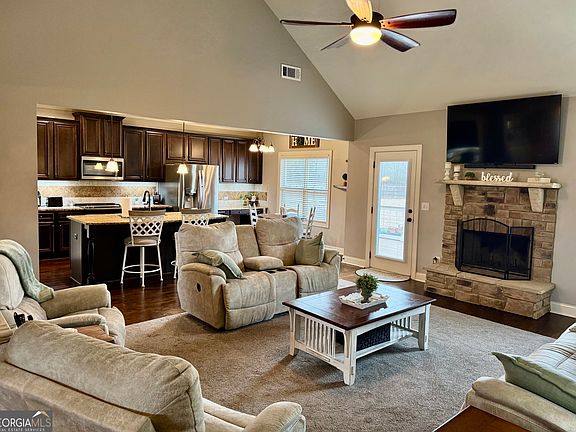 4th image of 107 Feather Ln