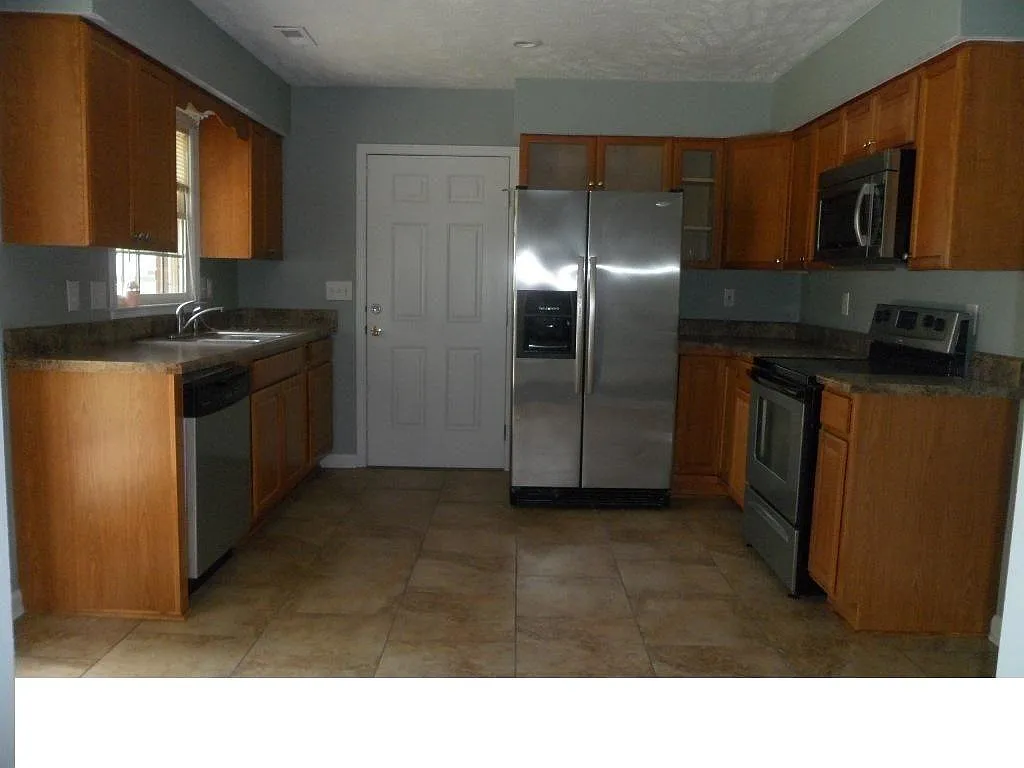 332 Vanstory St — Photo 4