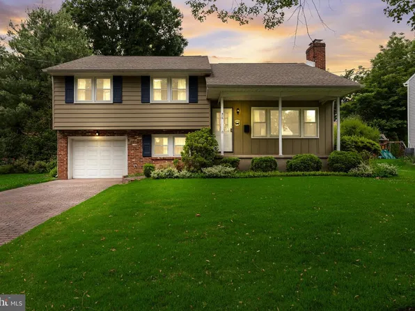 416 Hooten Pl, Moorestown, NJ 08057