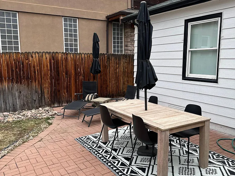 2421 S High St — Photo 39