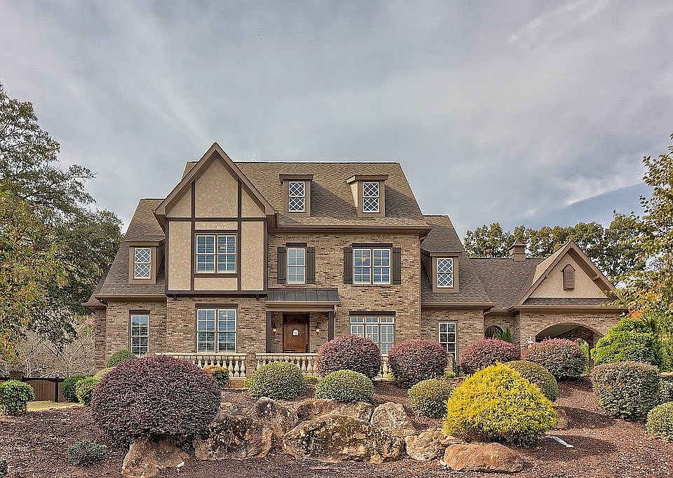 1st image of 608 Lancashire Ct