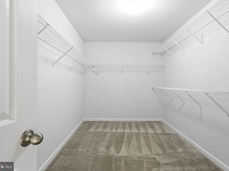 10302 Spotswood Dr — Photo 27
